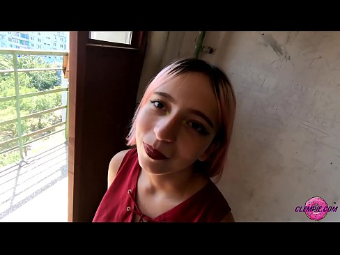 ❤️ شاگرد سينوئل چوسي ٿو هڪ اجنبي کي ٻاهر جي پوئتي ۾ - هن جي منهن تي ☑ جنس